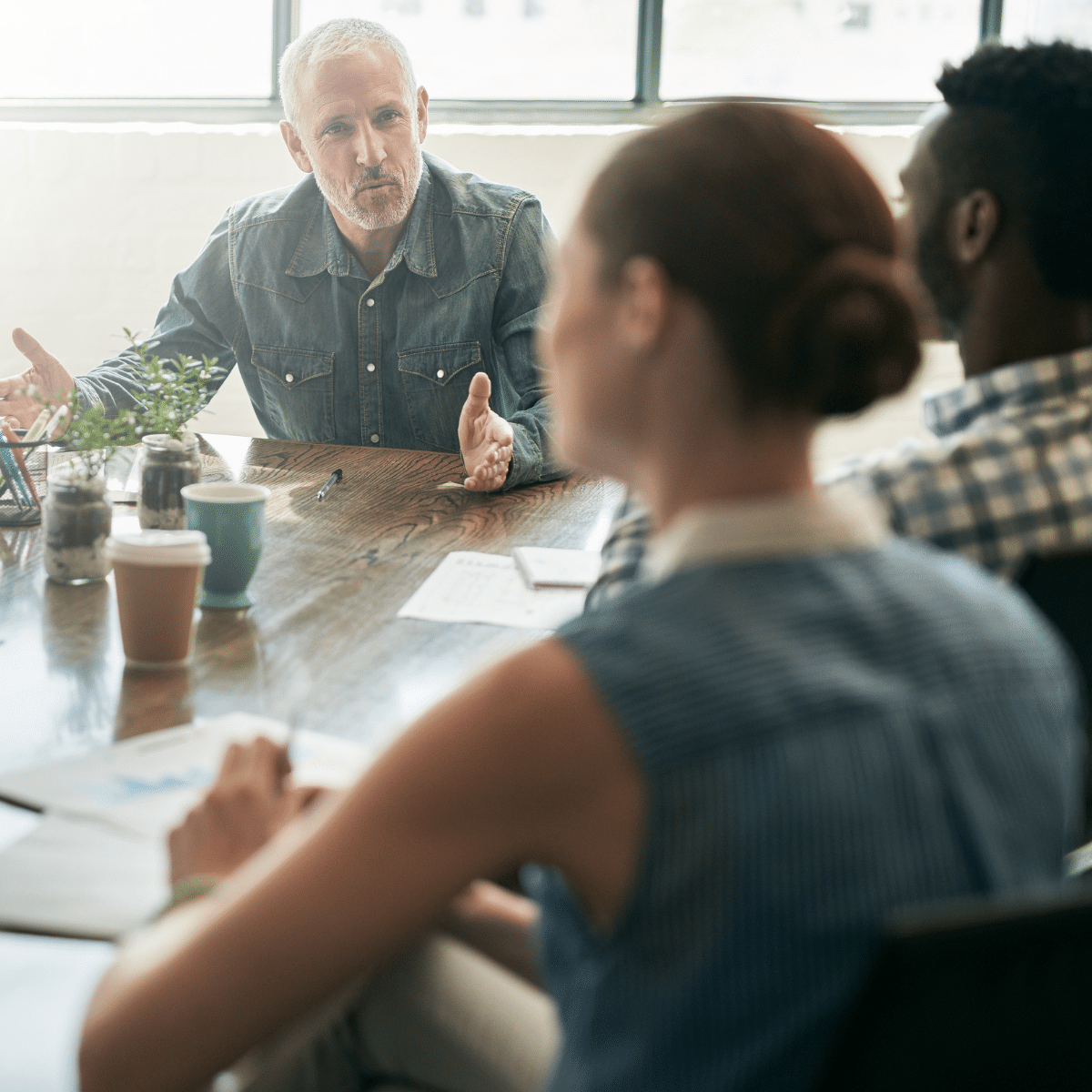Mitarbeiterbefragung vs. Tiefen-Diagnostik: Was deckt Konflikte wirklich auf? Ein Leitfaden für HR und Leadership